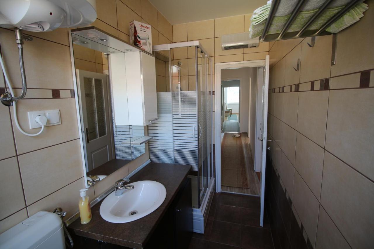 Apartment Ribica Krk Town Exterior photo